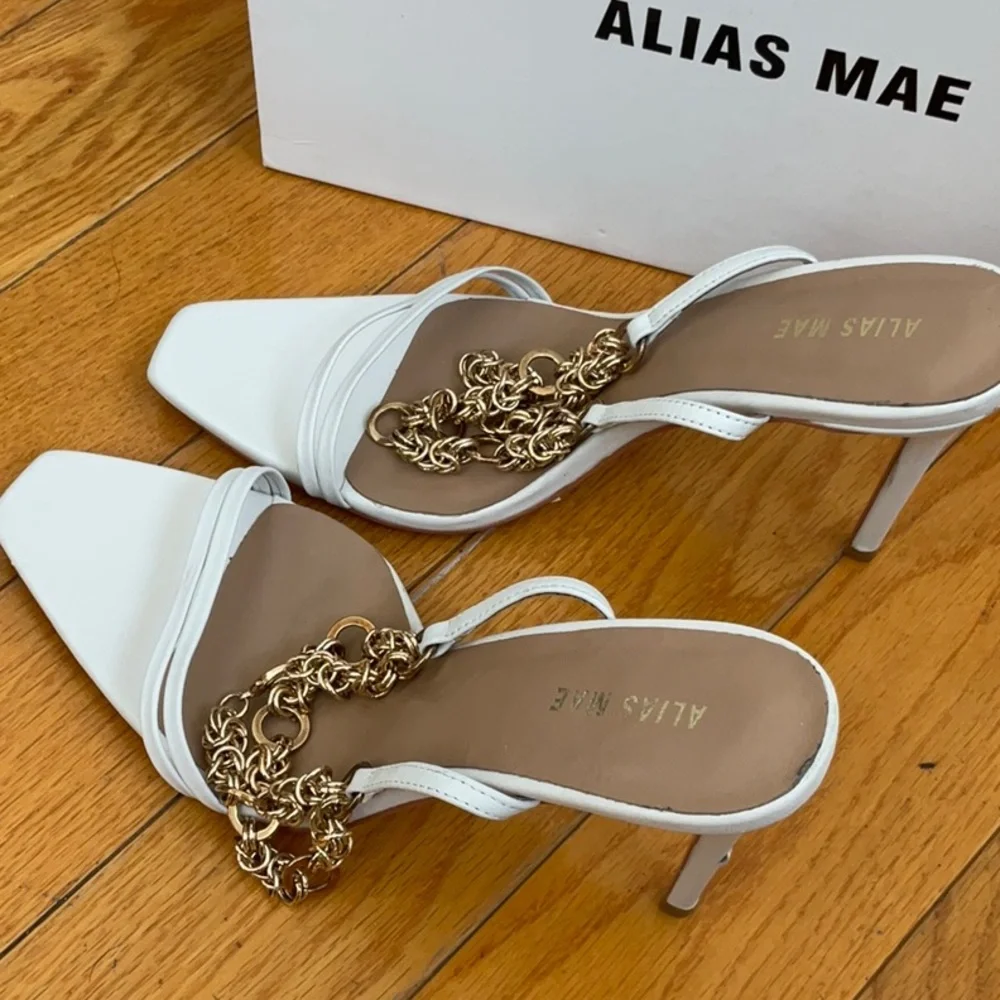 Alias Mae alias mae